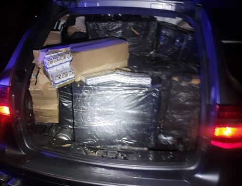 Țigări de peste 60.000 de euro descoperite într-un Porsche Cayenne adaptat pentru contrabandă